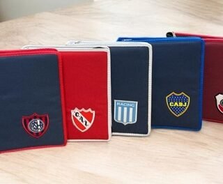 CARPETA CON CIERRE CLUB C-C0015